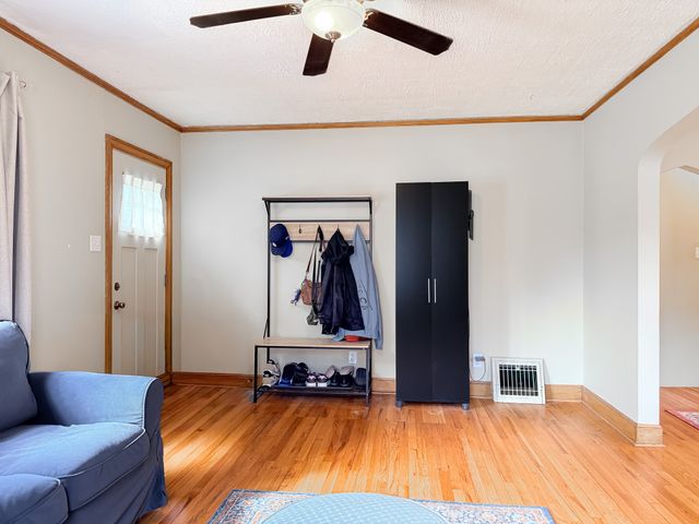 2925 48th Place, Des Moines, IA 50310