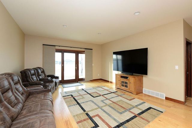 4615 Beach Lane S, Fargo, ND 58104