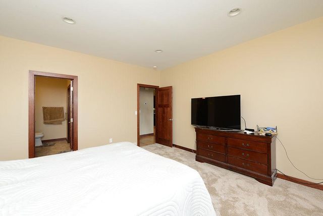 4615 Beach Lane S, Fargo, ND 58104