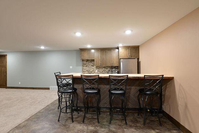 4615 Beach Lane S, Fargo, ND 58104