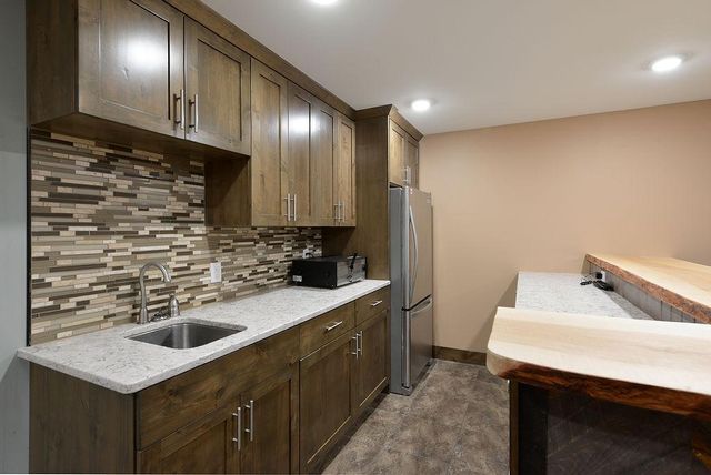 4615 Beach Lane S, Fargo, ND 58104