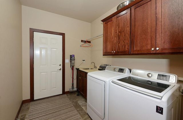 4615 Beach Lane S, Fargo, ND 58104