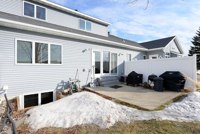 4615 Beach Lane S, Fargo, ND 58104