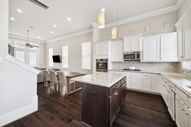 2006 Lou Ellen Lane H, Houston, TX 77018