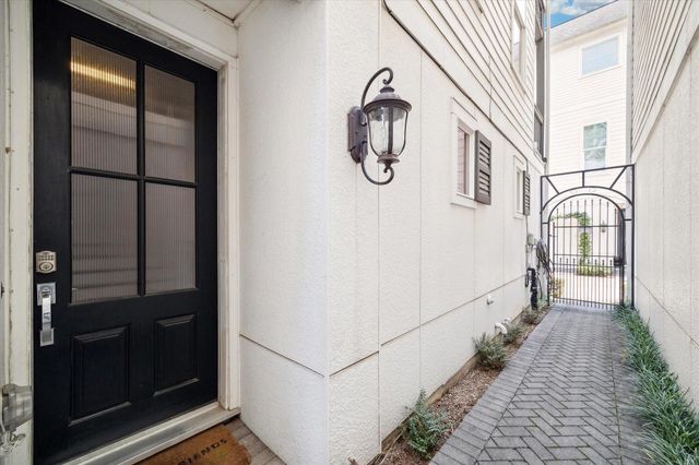 2006 Lou Ellen Lane H, Houston, TX 77018