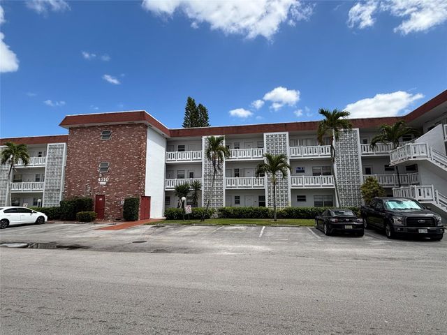 4310 NW 12th Ct 308, Lauderhill, FL 33313