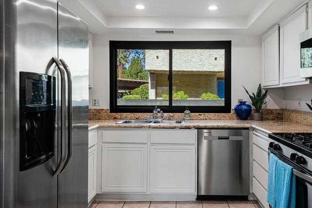 67 Portola Drive, Palm Springs, CA 92264