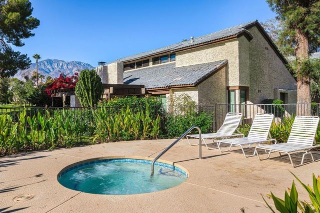 67 Portola Drive, Palm Springs, CA 92264
