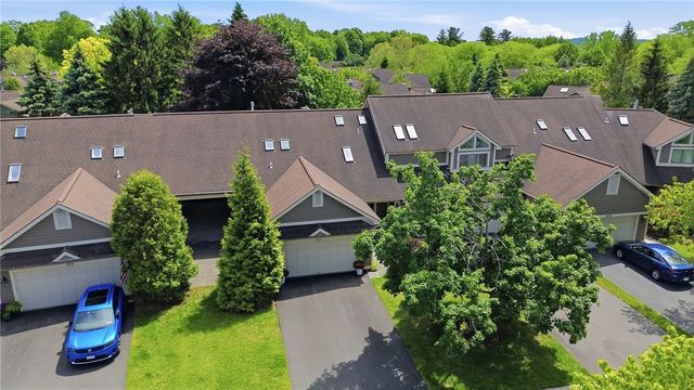 1017 Hillsboro Cove Circle, Webster, NY 14580