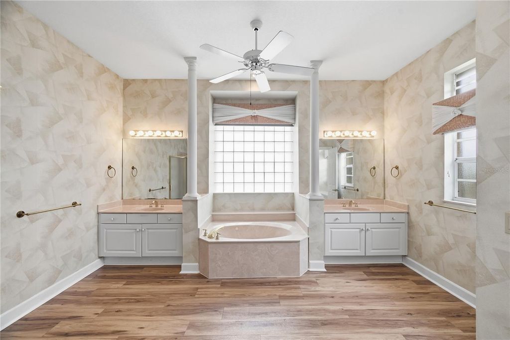 Image 29 of property listing at 2116 PLATINUM DRIVE, Sun City Center, FL 33573