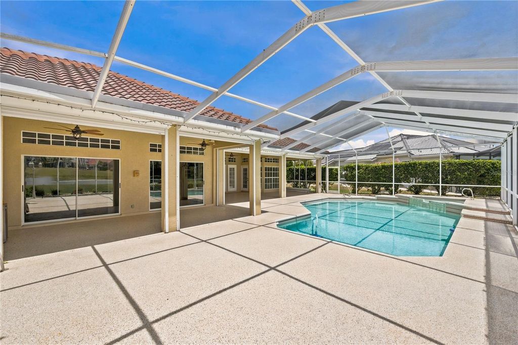 Image 4 of property listing at 2116 PLATINUM DRIVE, Sun City Center, FL 33573