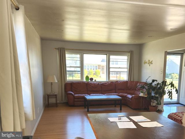 222 BELLE ARBOR DR, Cherry Hill, NJ 08034