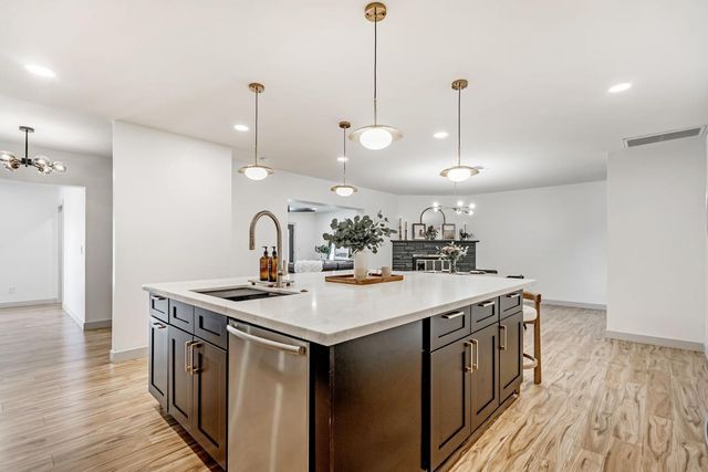 7018 N 13th Street, Phoenix, AZ 85020