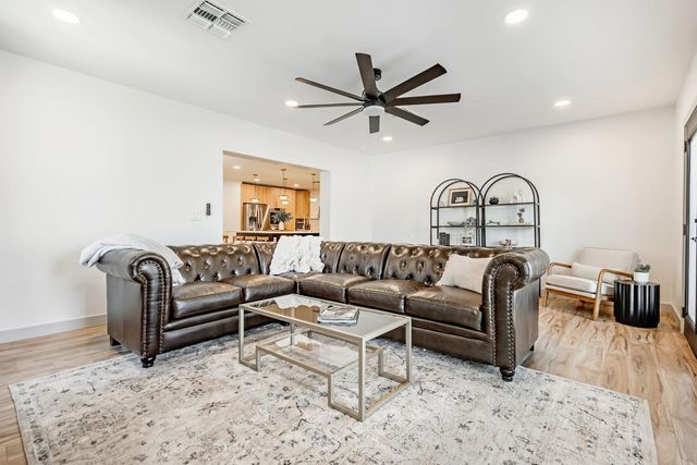 7018 N 13th Street, Phoenix, AZ 85020