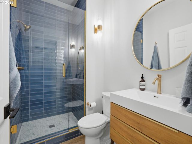 9045 Nw MURDOCK St, Portland, OR 97229