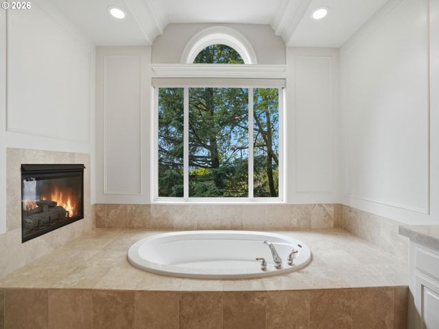 9045 Nw MURDOCK St, Portland, OR 97229