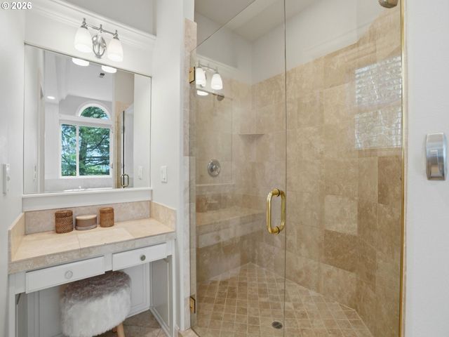 9045 Nw MURDOCK St, Portland, OR 97229