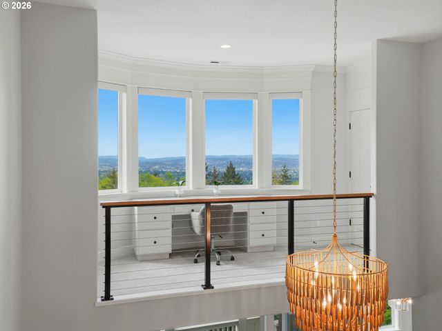 9045 Nw MURDOCK St, Portland, OR 97229