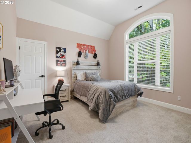 9045 Nw MURDOCK St, Portland, OR 97229