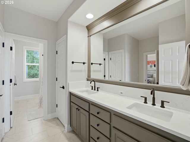 9045 Nw MURDOCK St, Portland, OR 97229