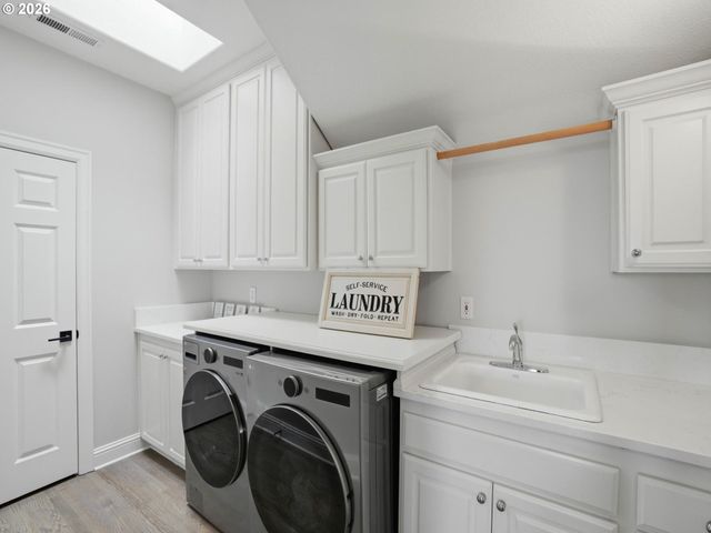 9045 Nw MURDOCK St, Portland, OR 97229