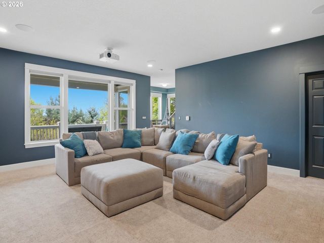 9045 Nw MURDOCK St, Portland, OR 97229