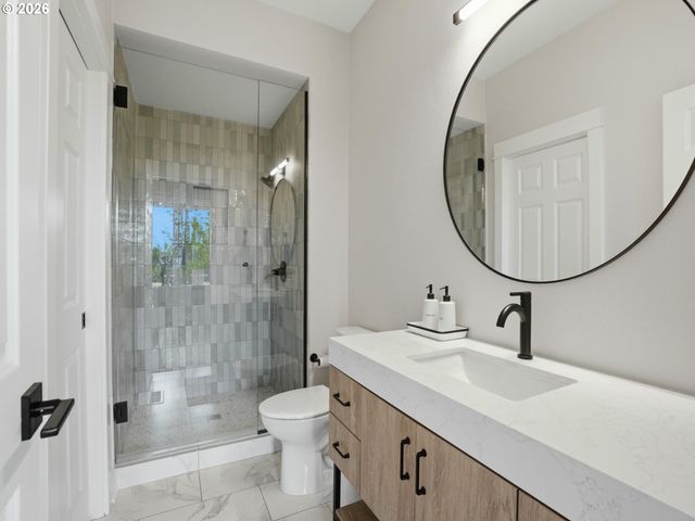 9045 Nw MURDOCK St, Portland, OR 97229