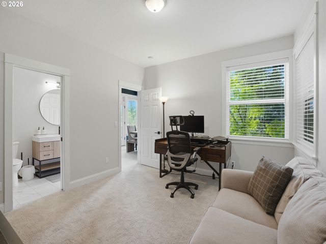 9045 Nw MURDOCK St, Portland, OR 97229