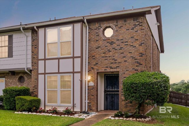 527 Highland Woods Drive, Mobile, AL 36608