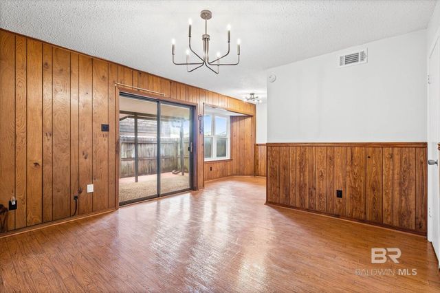 527 Highland Woods Drive, Mobile, AL 36608