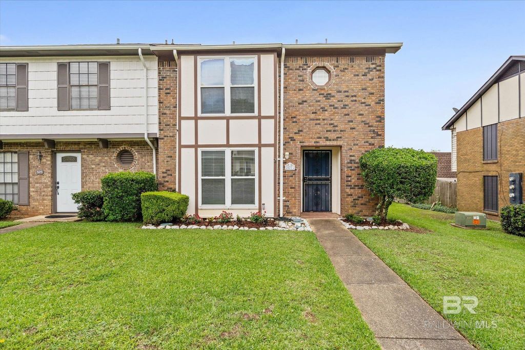 527 Highland Woods Drive, Mobile, AL 36608