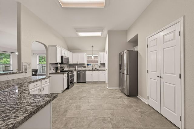 1303 S Teal Estates Circle, Fresno, TX 77545