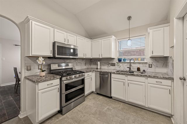 1303 S Teal Estates Circle, Fresno, TX 77545
