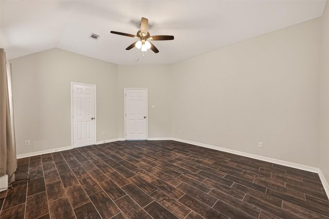 1303 S Teal Estates Circle, Fresno, TX 77545