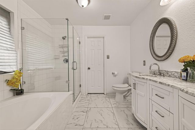 1303 S Teal Estates Circle, Fresno, TX 77545