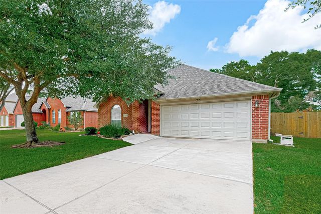1303 S Teal Estates Circle, Fresno, TX 77545