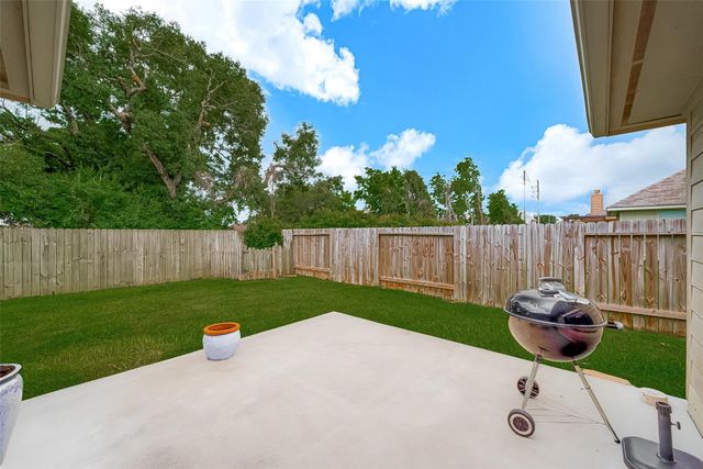 1303 S Teal Estates Circle, Fresno, TX 77545