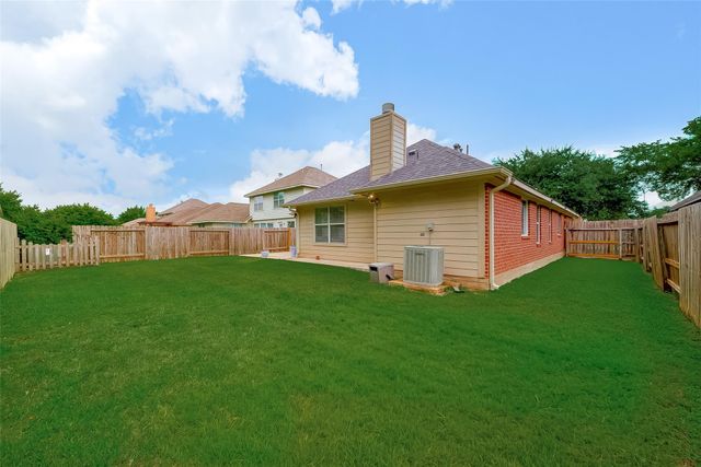 1303 S Teal Estates Circle, Fresno, TX 77545