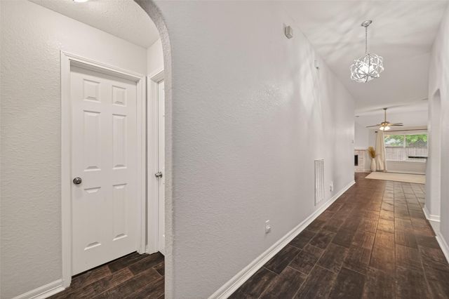 1303 S Teal Estates Circle, Fresno, TX 77545
