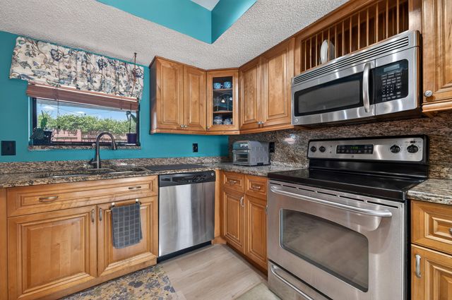 124 Sherwood Circle 11b, Jupiter, FL 33458