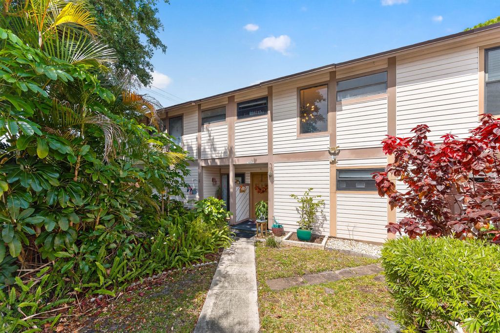124 Sherwood Circle 11b, Jupiter, FL 33458
