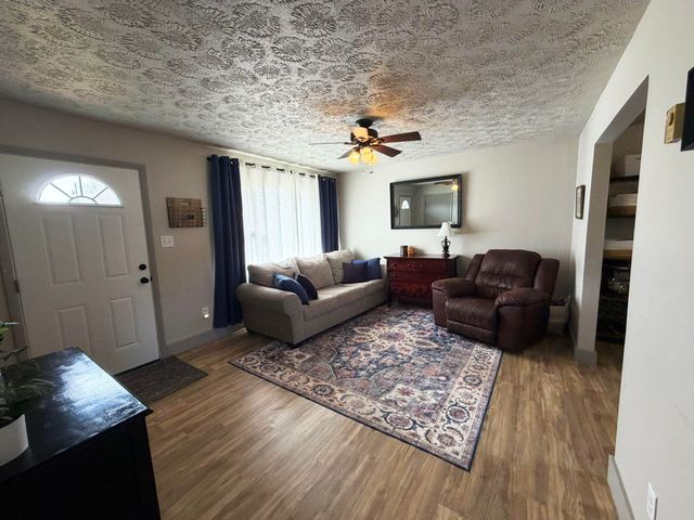 201 Scott Court, Irvine, KY 40336