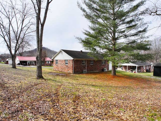 201 Scott Court, Irvine, KY 40336