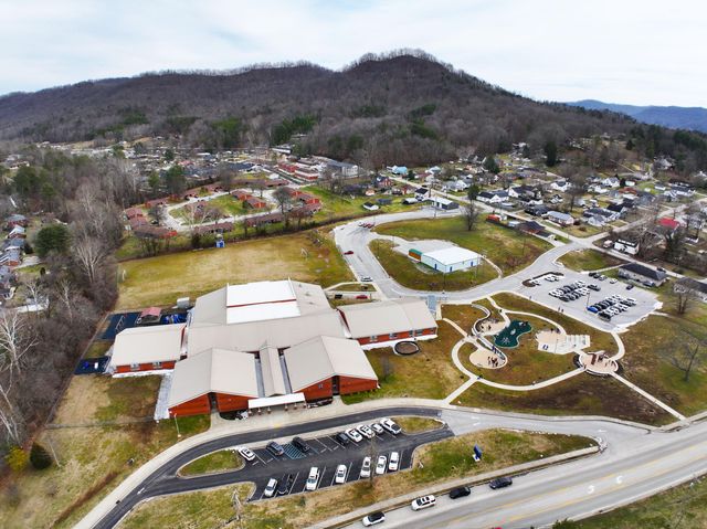 201 Scott Court, Irvine, KY 40336