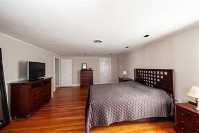 10 Duxbury Rd 10, Newton, MA 02459