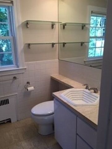 10 Duxbury Rd 10, Newton, MA 02459
