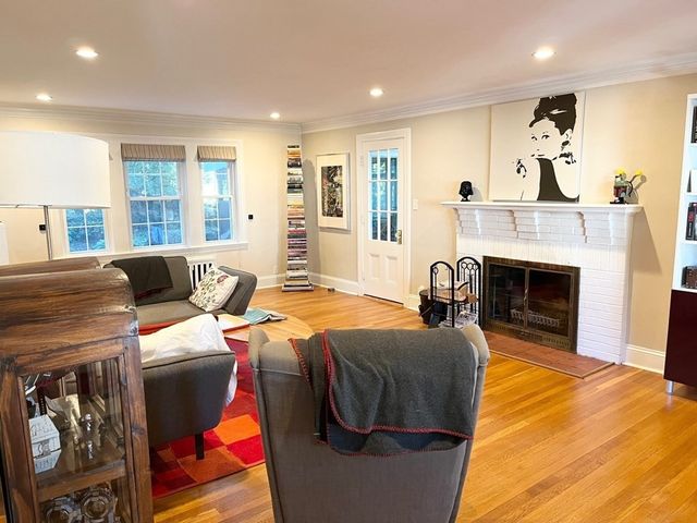 10 Duxbury Rd 10, Newton, MA 02459