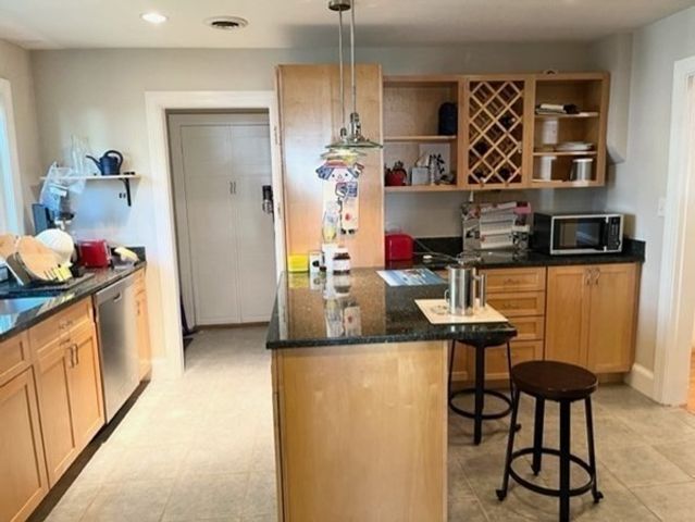 10 Duxbury Rd 10, Newton, MA 02459