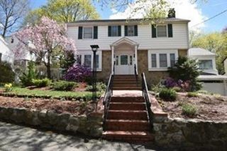 10 Duxbury Rd 10, Newton, MA 02459