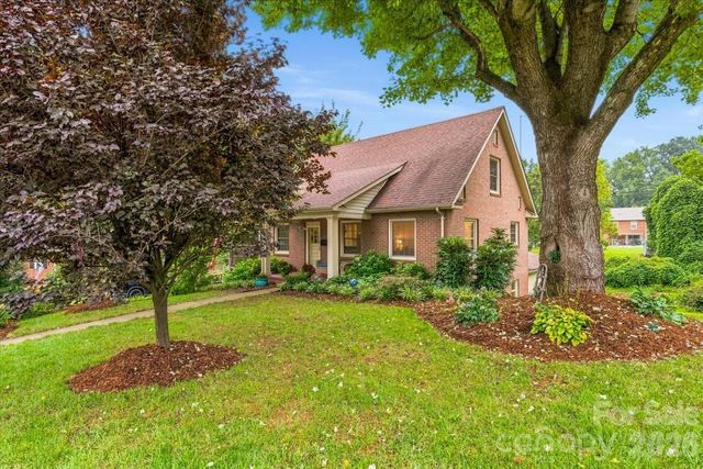 104 Hawthorne Lane, Morganton, NC 28655